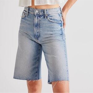 NWT Mother x Free People Light Wash The Other Side Undercover Knee Fray Short 25